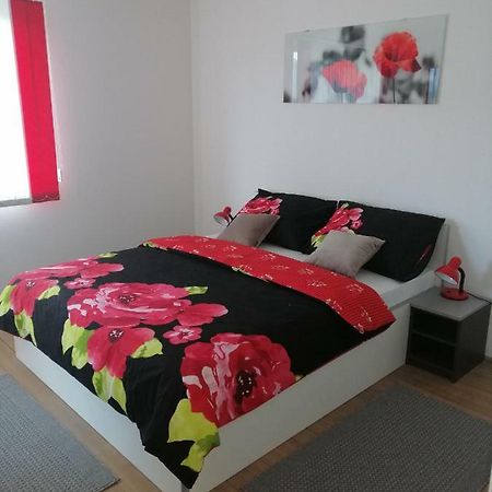 Cosy Apartment Road A6 퓨지네 외부 사진