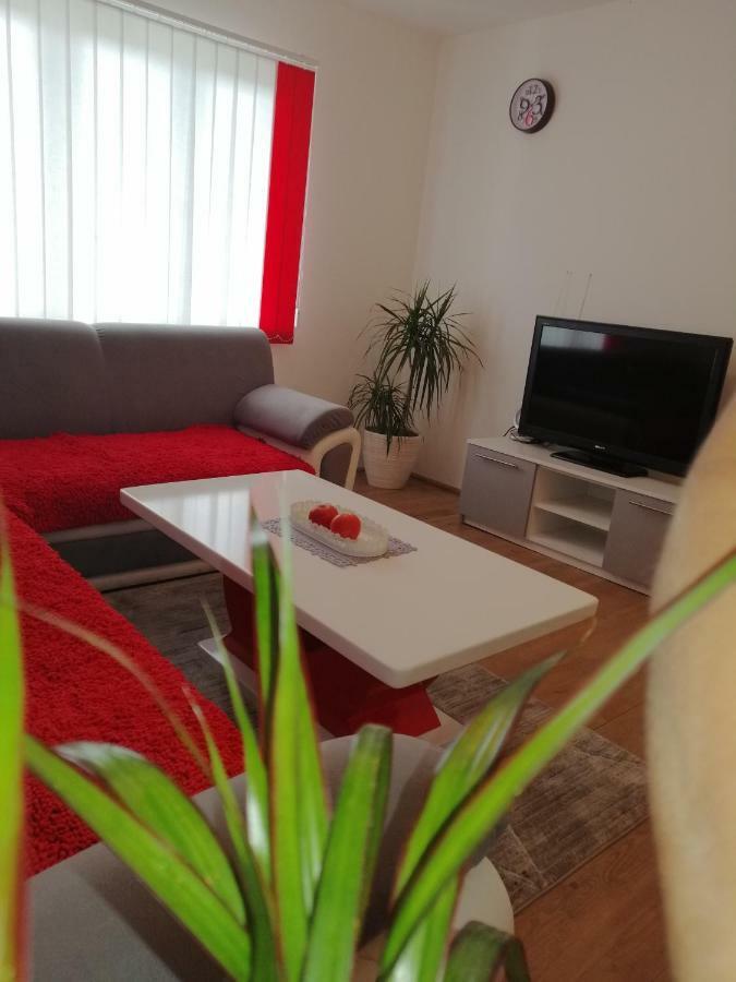 Cosy Apartment Road A6 퓨지네 외부 사진