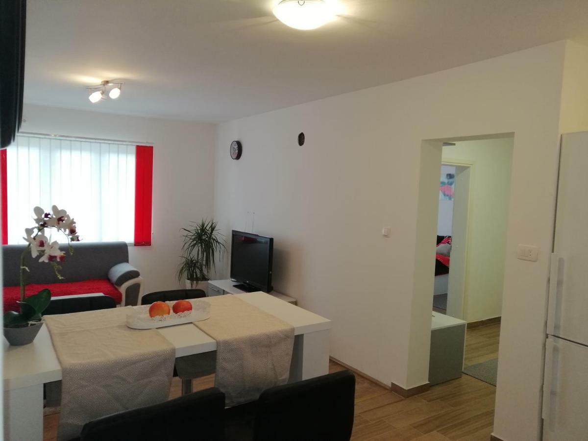 Cosy Apartment Road A6 퓨지네 외부 사진