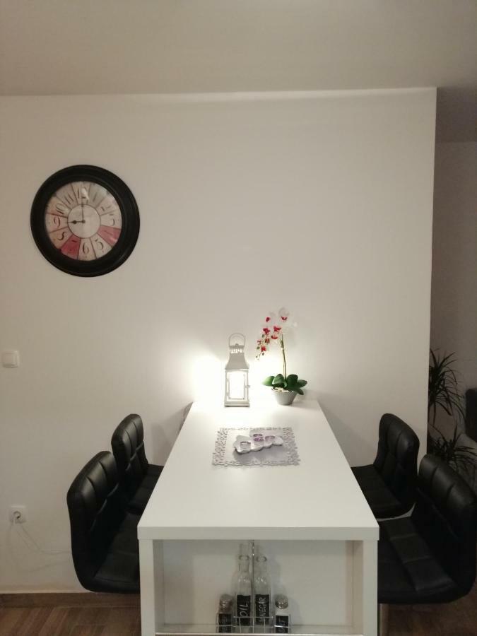 Cosy Apartment Road A6 퓨지네 외부 사진